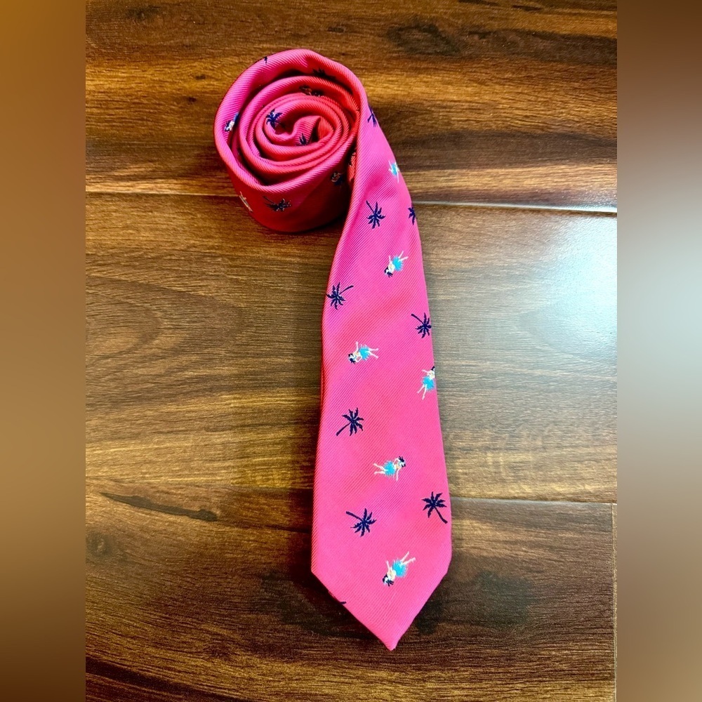 AMERICAN EAGLE Outfitters Pink Tie with Fun Patterns